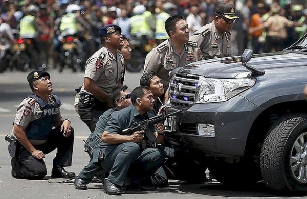 <br />
Столица Индонезии пережила вторую ночь массовых беспорядков<br />
