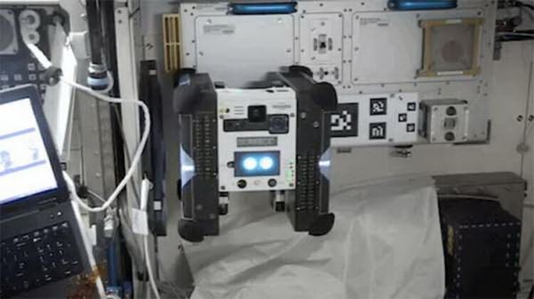 На МКС завершились первые испытания «роботов-пчел»