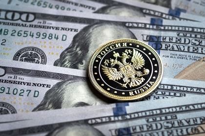 Россию заподозрили в манипуляциях с валютой