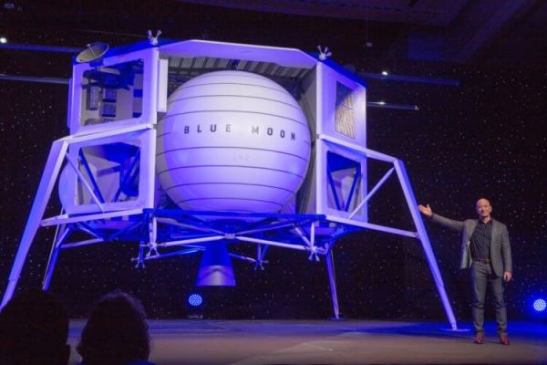 Blue Origin летит на Луну: Джефф Безос представил прототип посадочного модуля