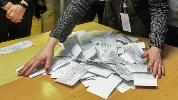 <br />
Киев лишил шесть миллионов украинцев права голоса, заявил Медведчук<br />

